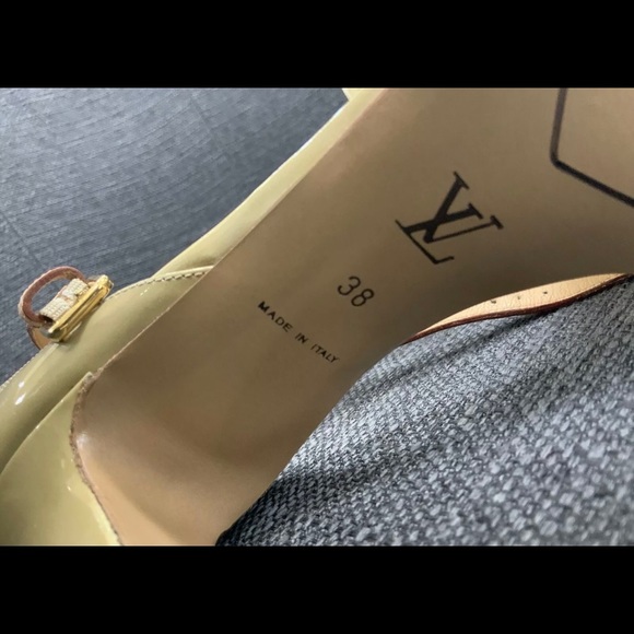 Authentic Louis Vuitton Patent Leather high heels - Picture 4 of 4